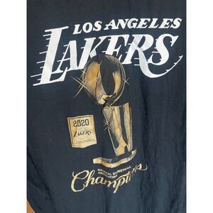 Nike Los Angeles Lakers 2020 NBA Champions T-Shirt Mens Large Black Graphic Tee
